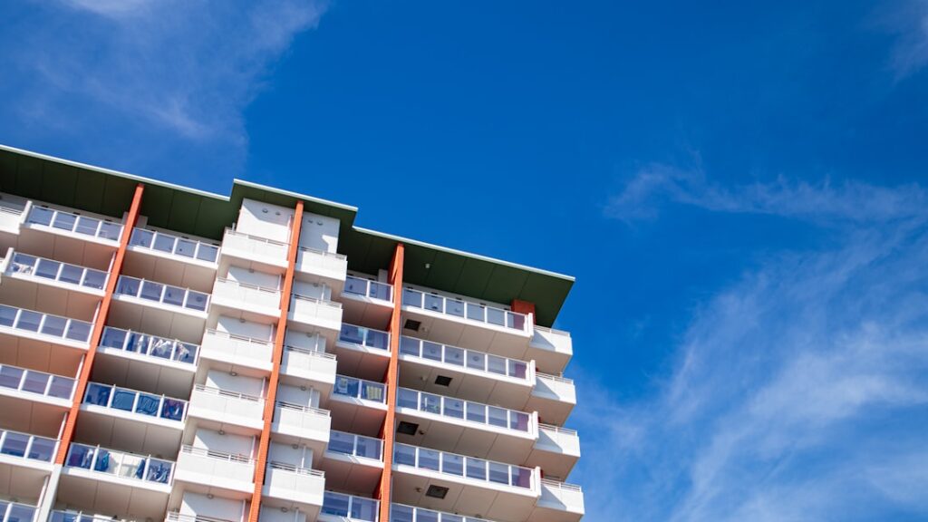 賃貸不動産経営管理士の通信講座比較【2026年版】スタディング・LEC・TACを四冠ホルダーが評価