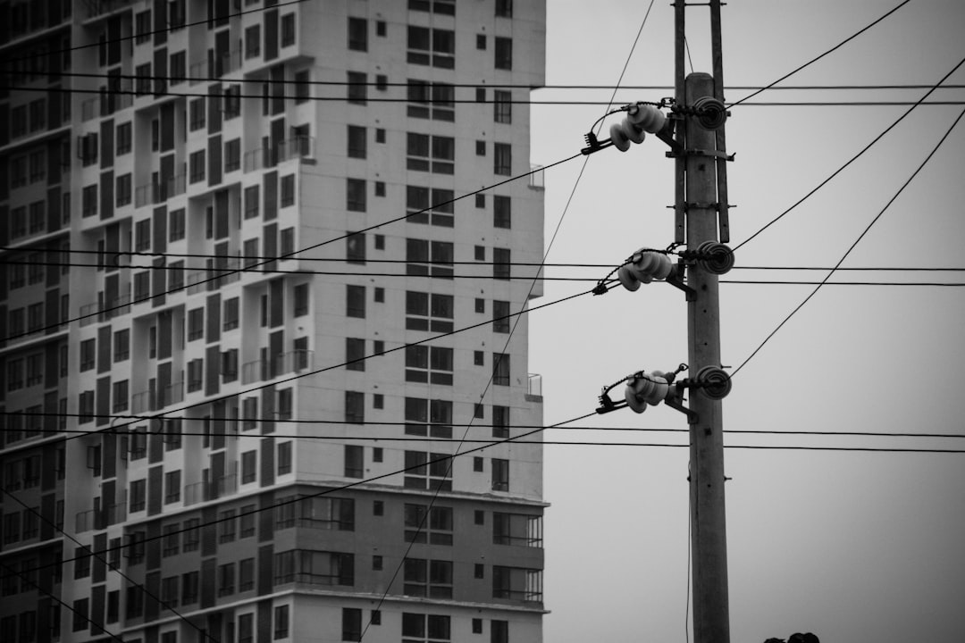 【判例解説】一括受電方式への変更と住民同意｜区分所有法上の問題を最高裁判例から学ぶ