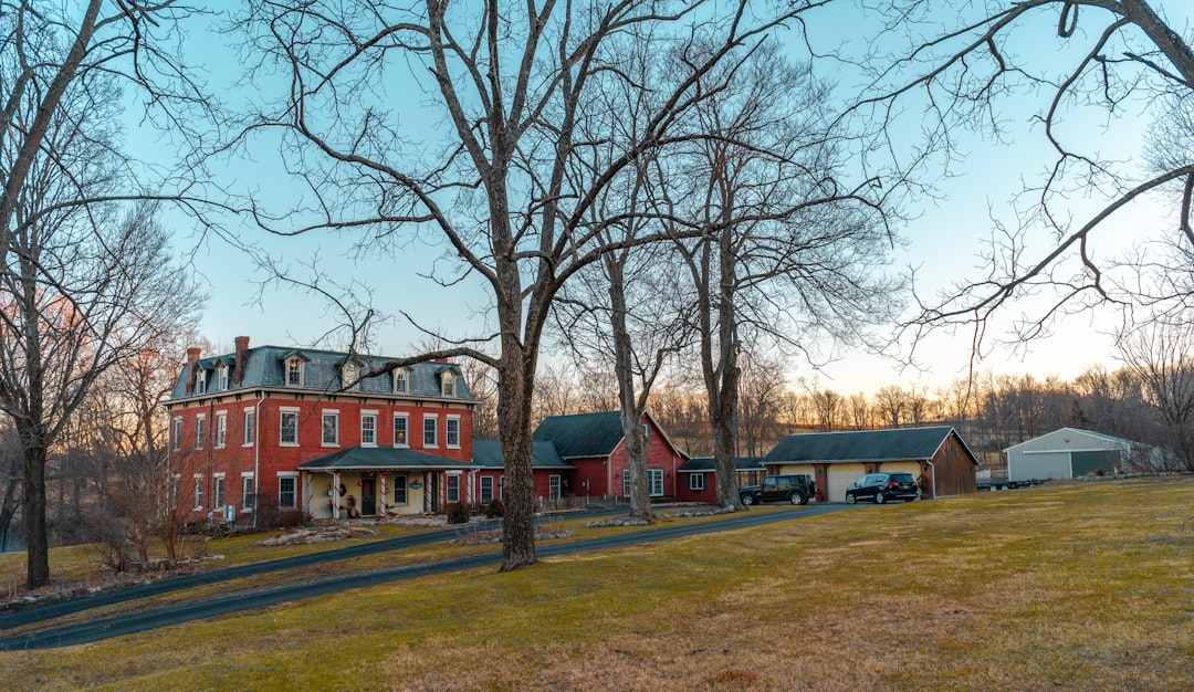 【判例解説】借地権と建物登記の対抗要件｜借地人保護のポイントを宅建士が解説