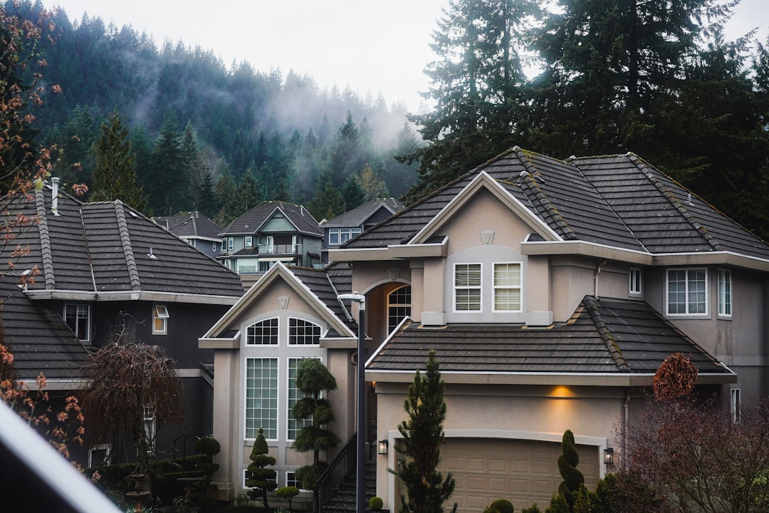 相続不動産の活用法｜売却・賃貸・空き家放置のリスクと最適な選択