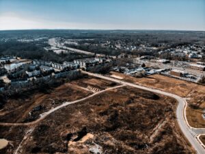 空き地・遊休地を収益化する土地活用7選｜税金・リスク比較付き【2026年版】