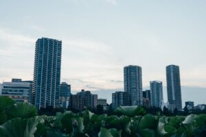 REIT（不動産投資信託）の仕組みと個人投資家向け活用法を完全解説