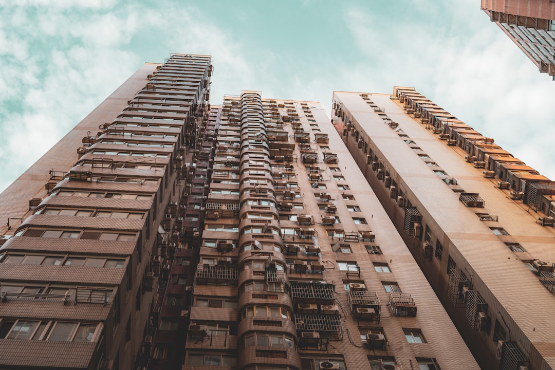 不動産投資ローンの審査基準と通し方｜属性・物件評価・銀行別の特徴を解説 解説