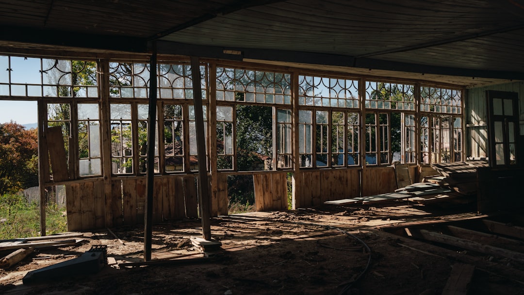 事故物件（心理的瑕疵物件）の買取相場と最速売却ガイド【2026年版】