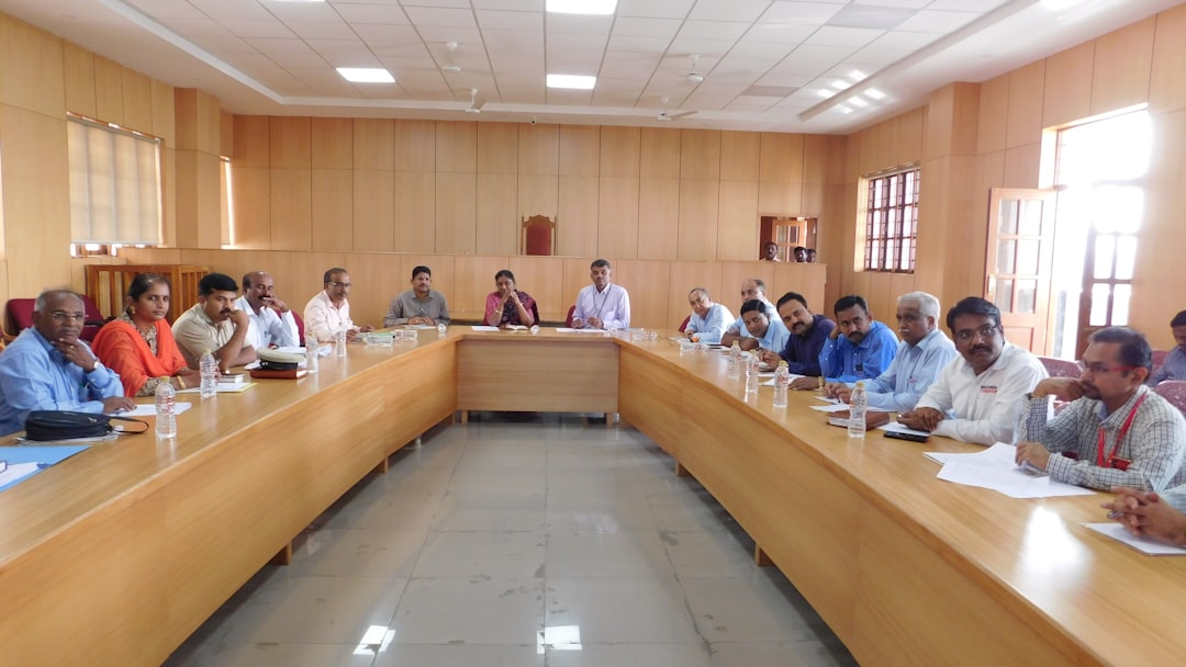 マンション管理組合の運営と総会【議決権・普通決議・特別決議の違い2026年版】