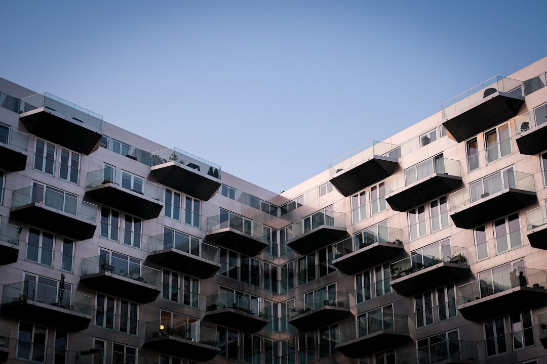 新築vs中古マンションどちらを買うべきか【費用・品質・資産性の比較2026年版】