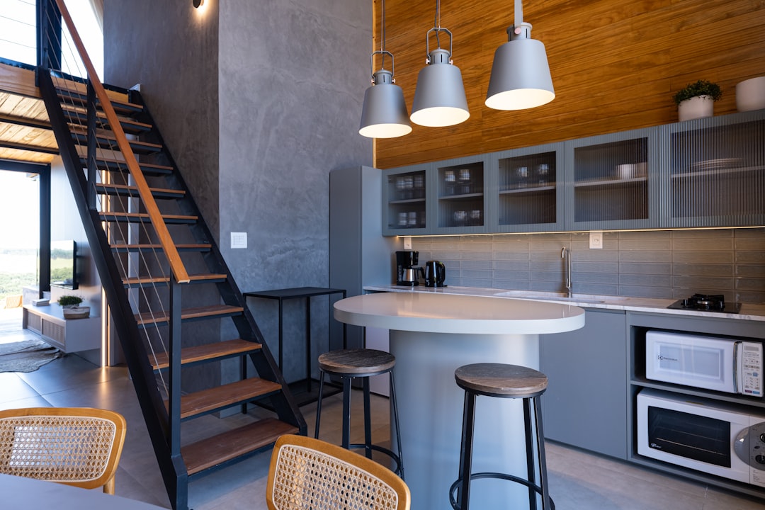 民泊（Airbnb）経営の始め方【許認可・収益・リスク2026年版】