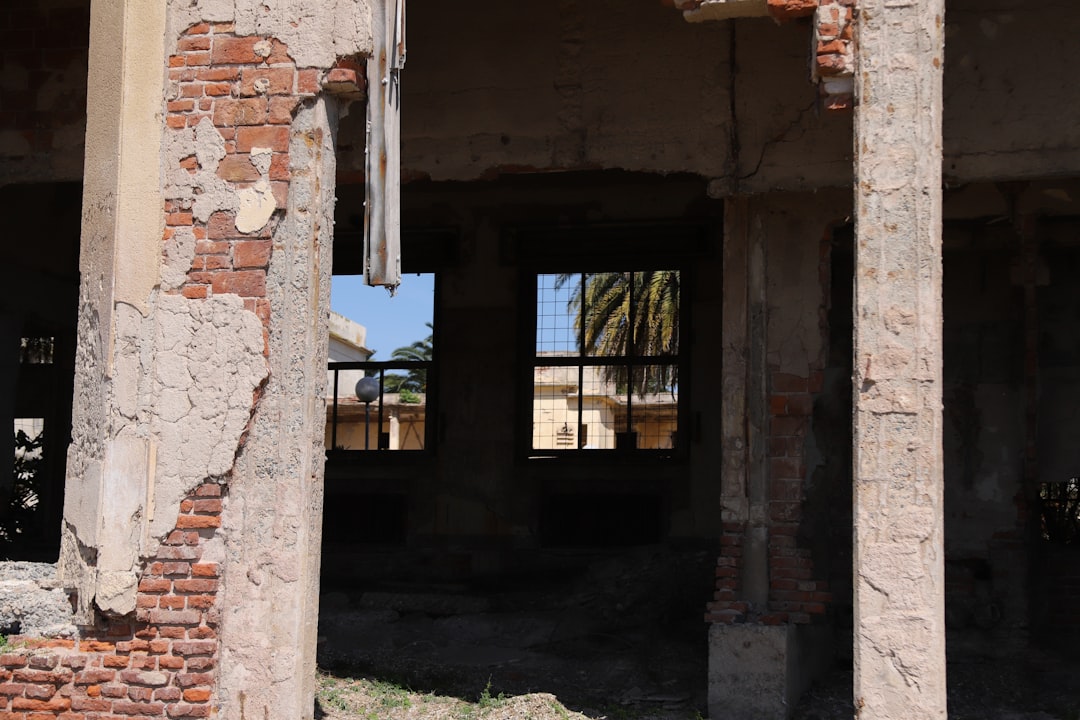 空き家を高く売る方法【解体・売却・活用の比較と最適解2026年版】