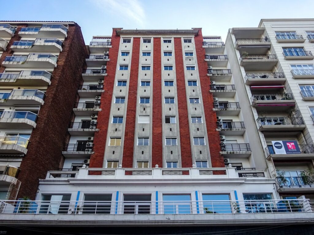 確定申告書・税務書類・マンション売却のイメージ