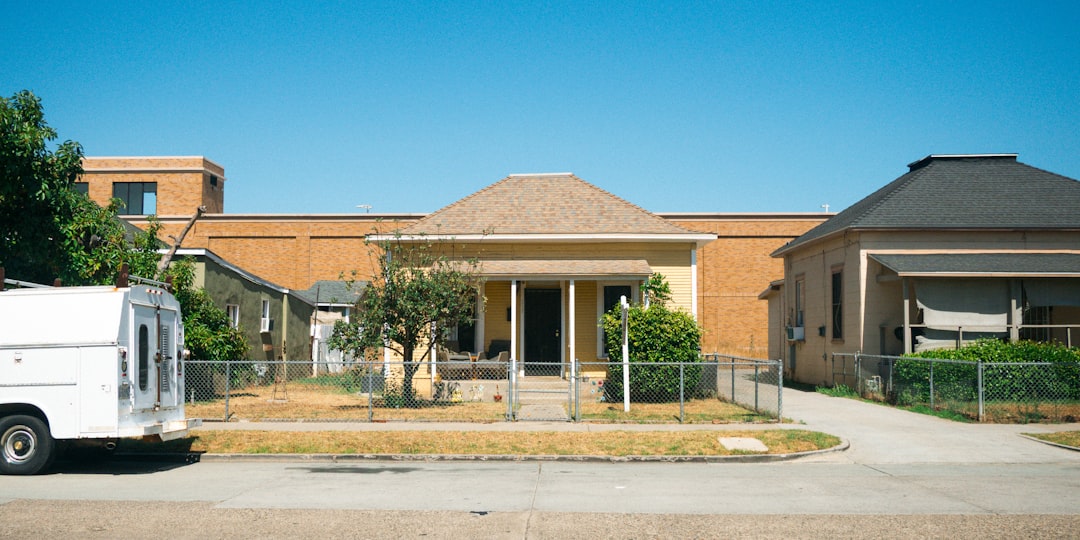 相続・家・法律書類のイメージ