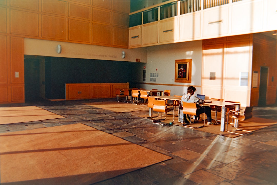 試験勉強のイメージ・テキストとノート