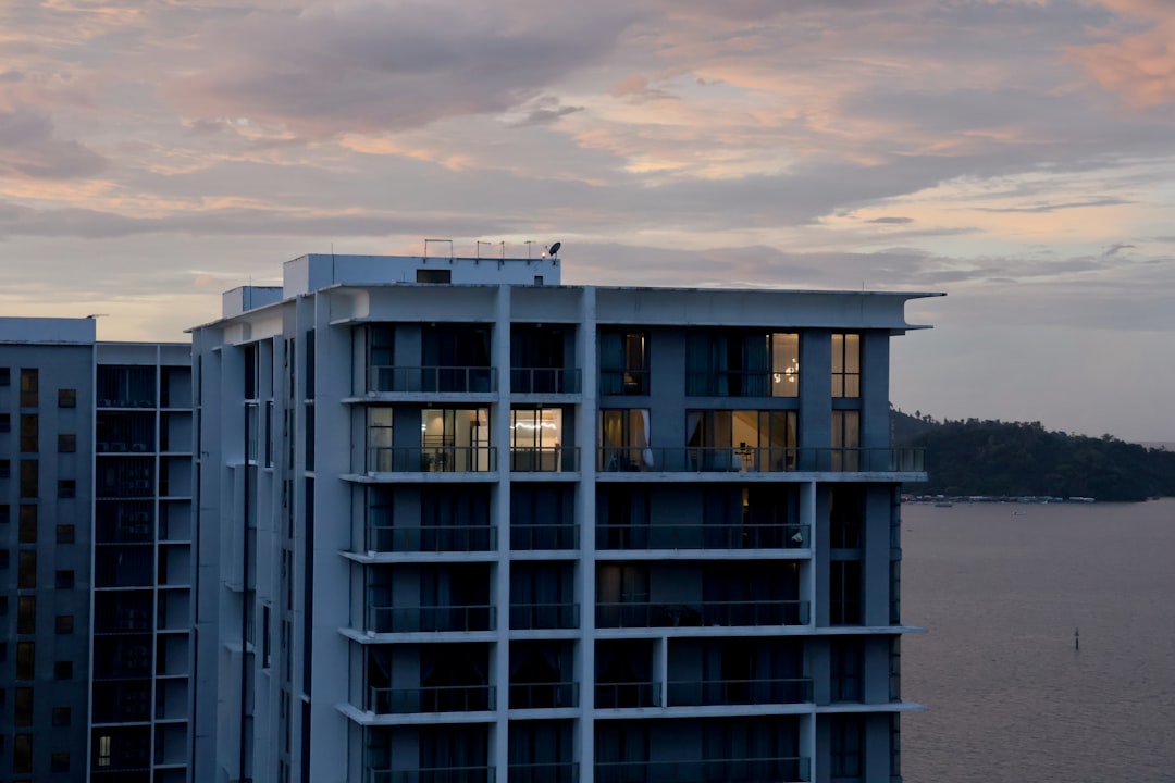 マンション高層ビル - 不動産四冠ナビ