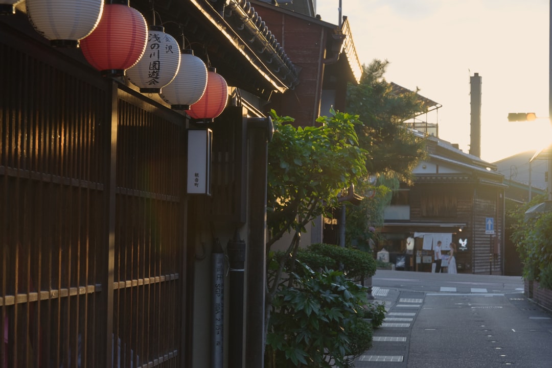 近代オフィスビル外観・専門的建築