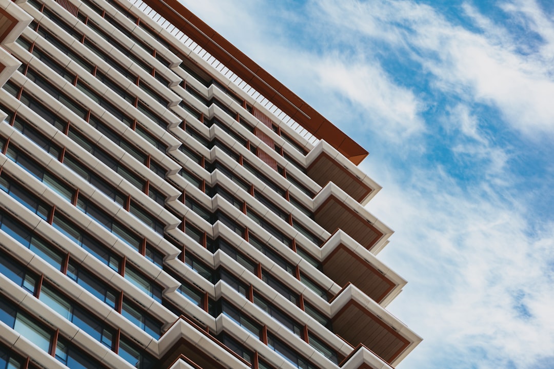 マンション売却査定の種類と選び方｜机上査定・訪問査定・一括査定を比較 - 不動産四冠ナビ