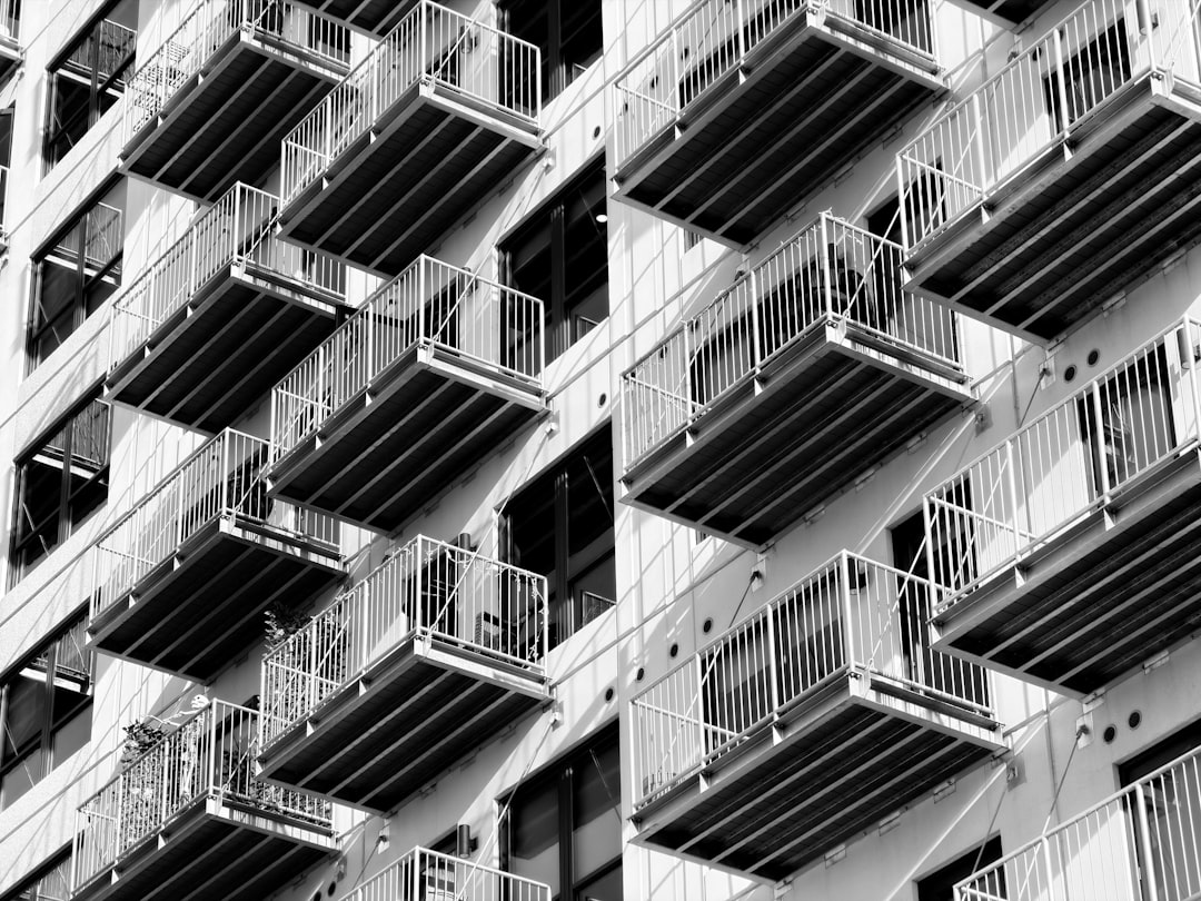 農地法3条・4条・5条の違いを完全整理｜許可権者・適用場面を図解 - 不動産四冠ナビ