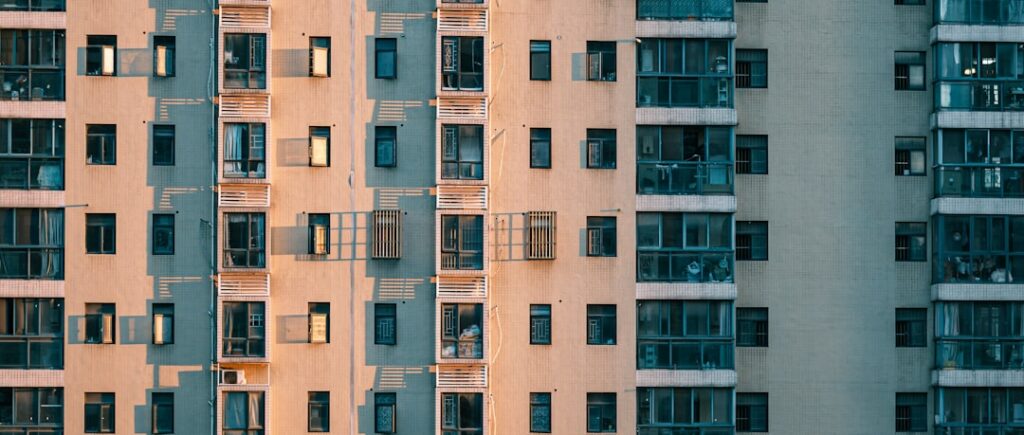 宅建 統計・地価 完全攻略｜毎年出る地価公示・建築着工・景況の読み方 - 不動産四冠ナビ