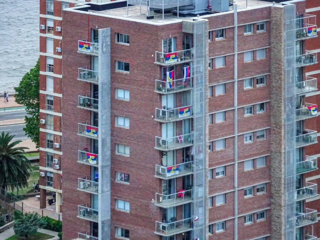 マンション・コンドミニアム外観 1200×630px