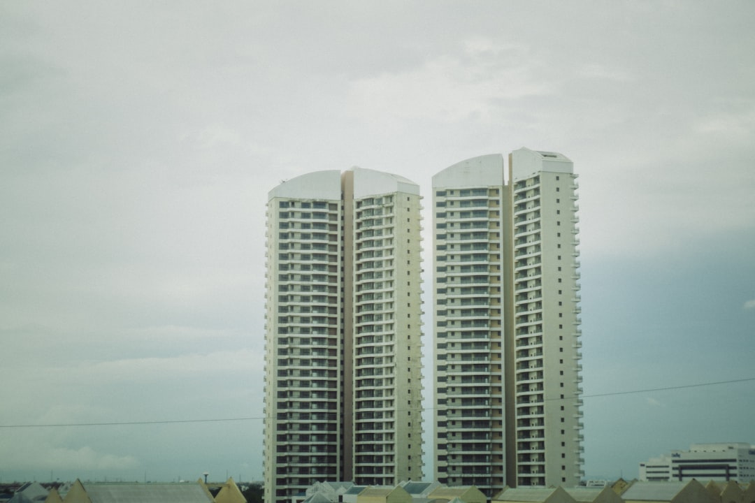 賃貸契約書・不動産書類のイメージ 800×450px