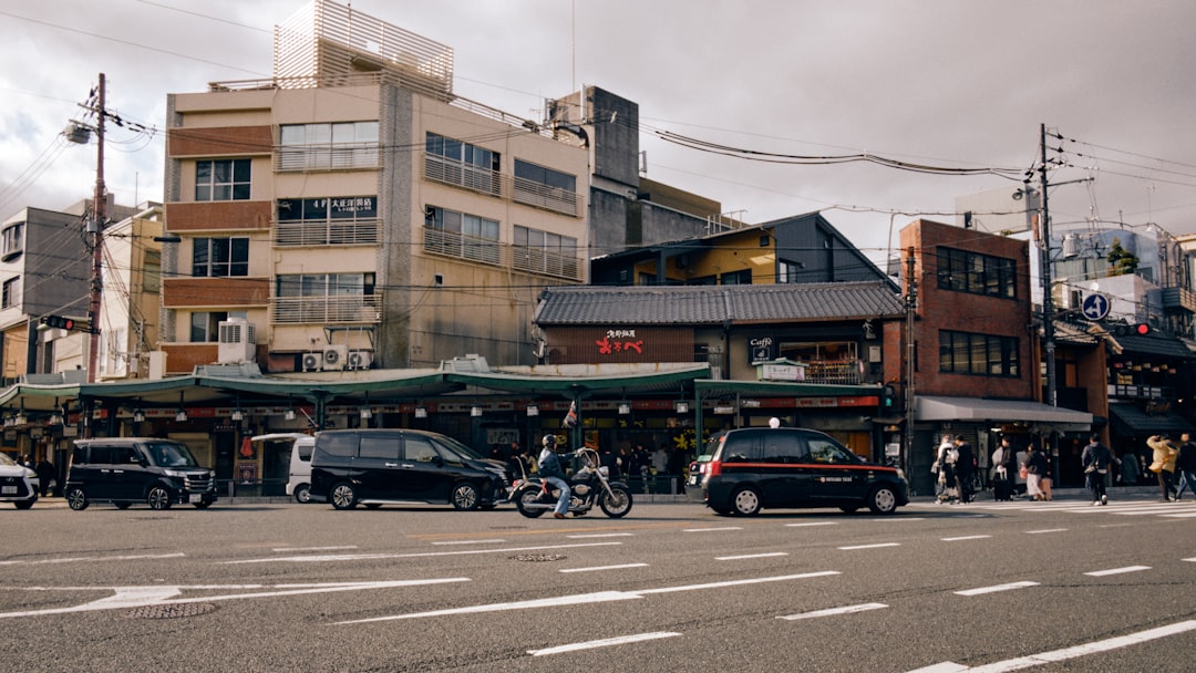 建物外観・近代アパート 800×450px