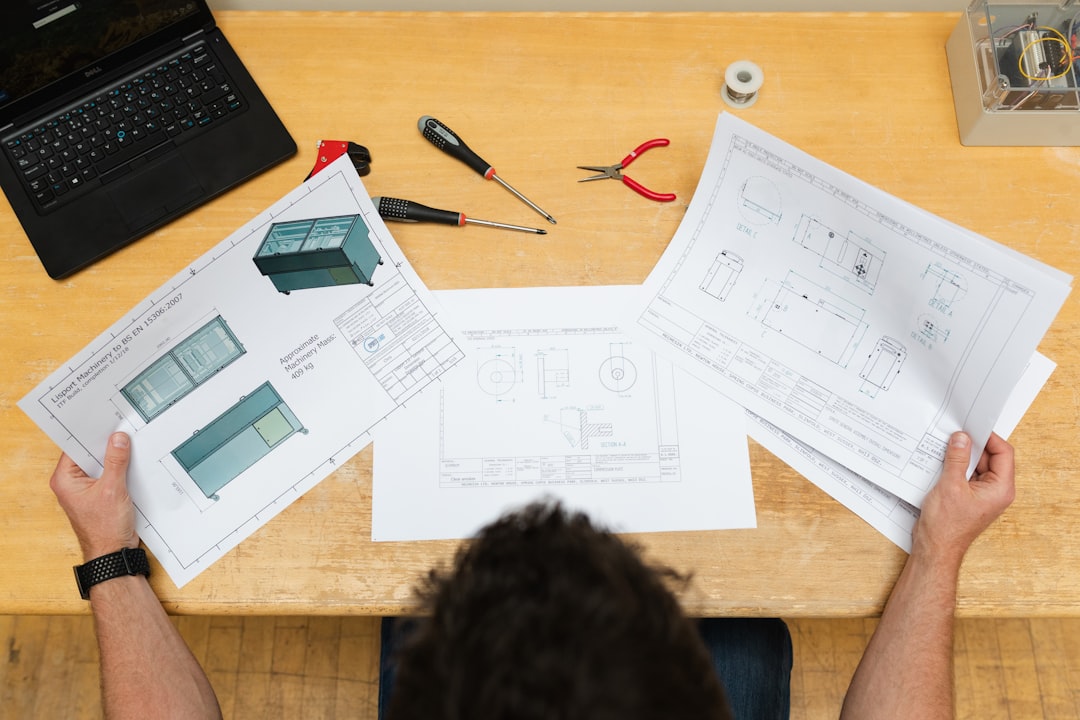 不動産評価・分析のイメージ real estate property building documents workspace