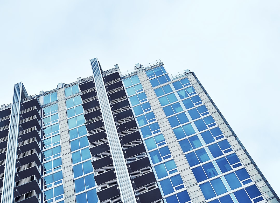 建物・工作物・安全管理のイメージ condominium high rise building architecture facade